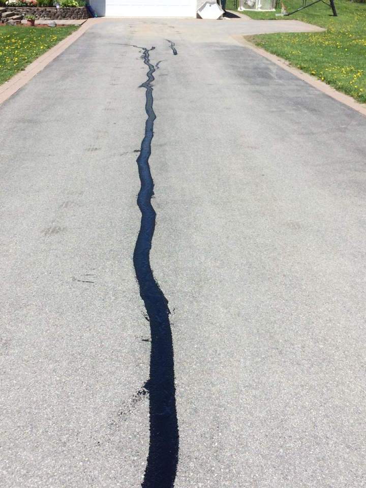 Scellement de fissures d’asphalte Gatineau